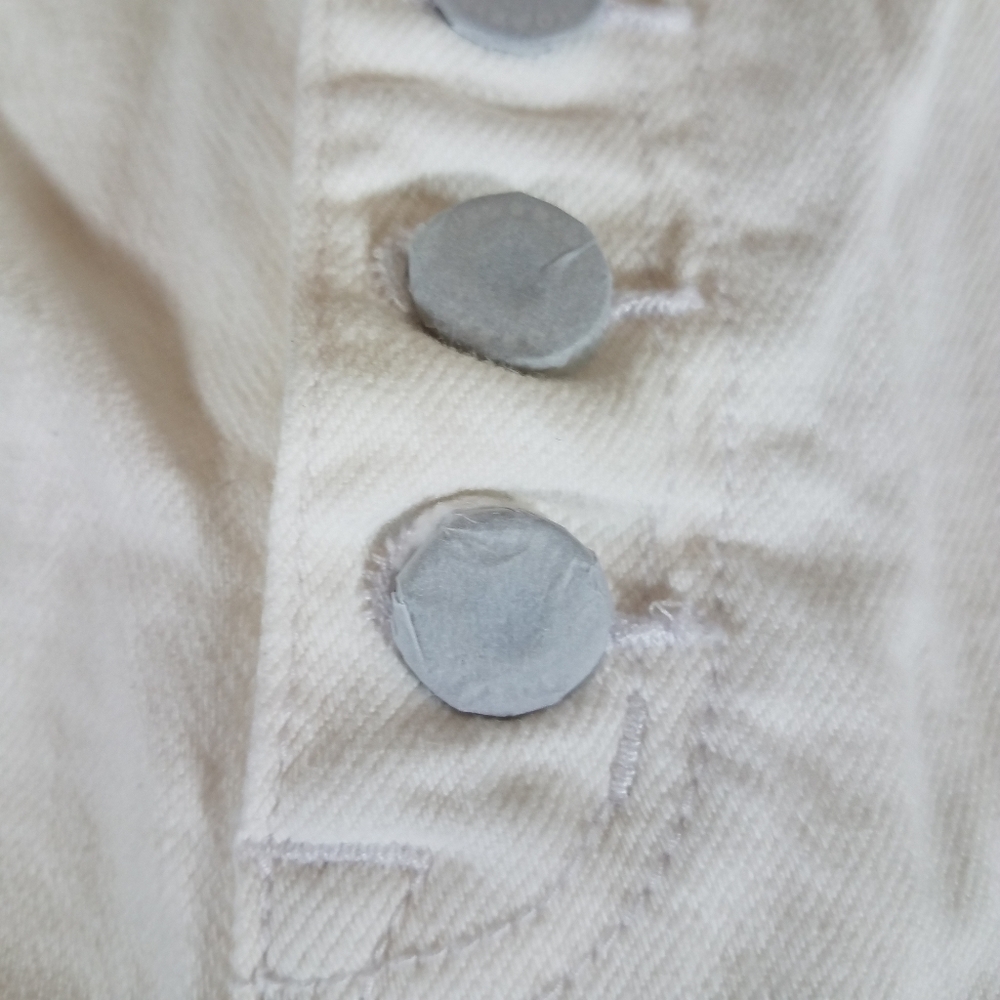 Torrid Button Fly Optic White Distressed Short 22 NWT - Picture 11 of 12